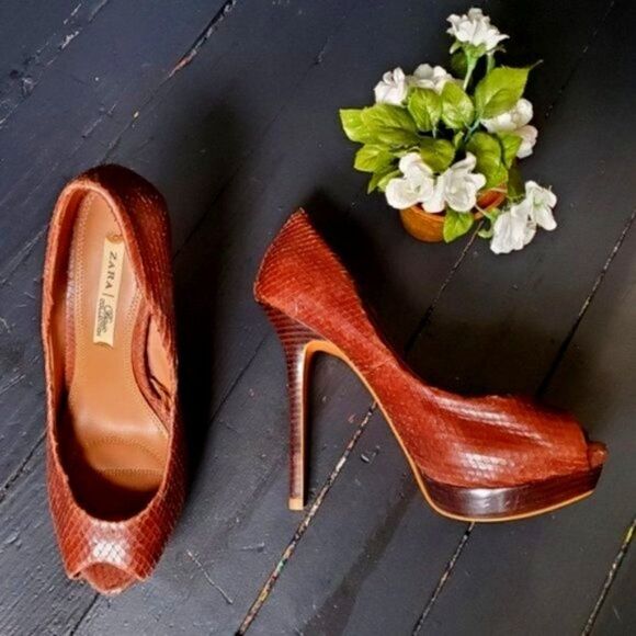 Zara Basic Collection Snakeskin heels - Picture 1 of 8